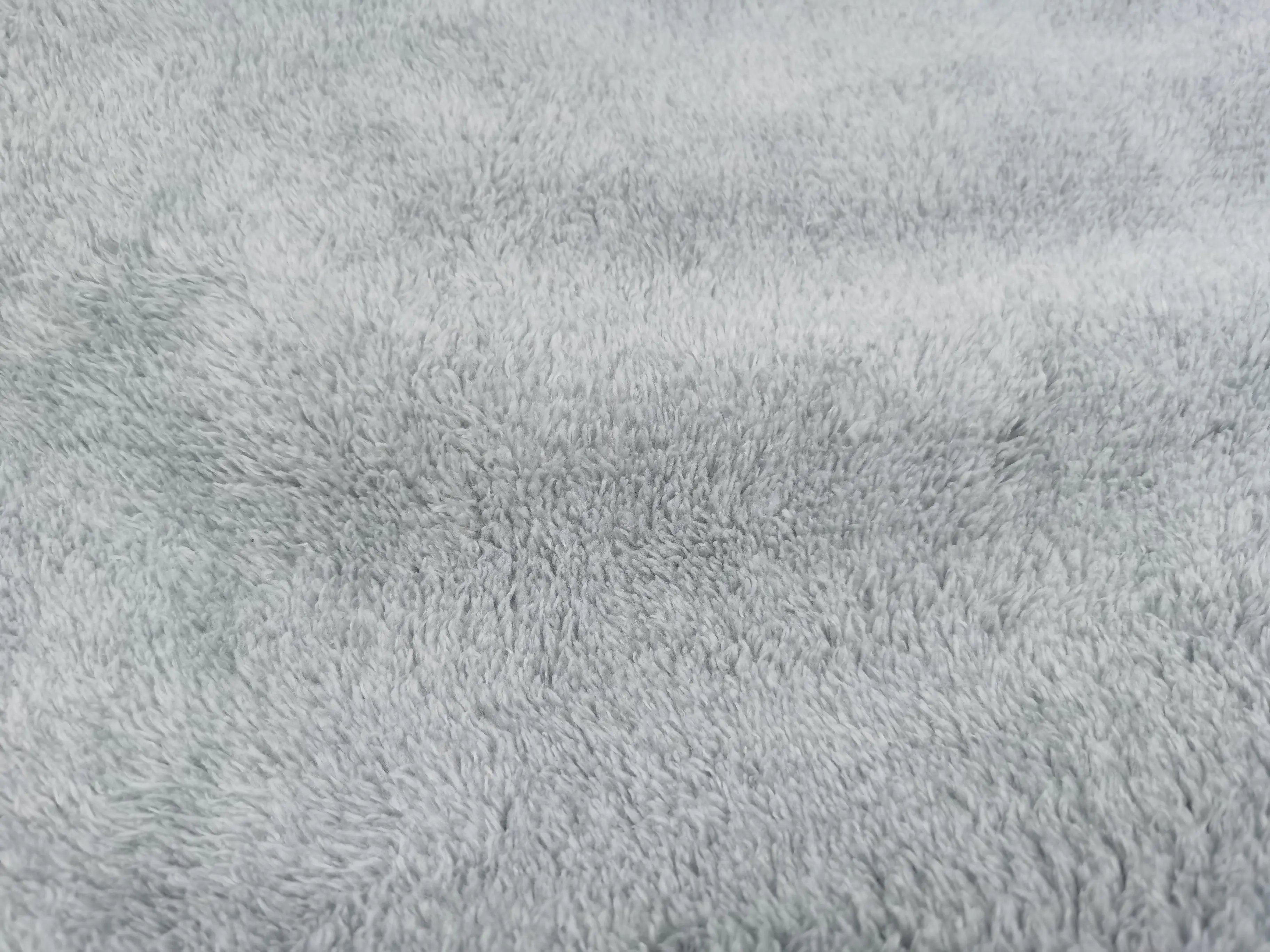 फैक्टरी मुक्त नमूना परिधान के लिए अनुकूलित 100% पॉलिएस्टर एंटीपिल विंडप्रूफ रंगे मुद्रित शू वेलवेटीन ऊनी कपड़ा नरम