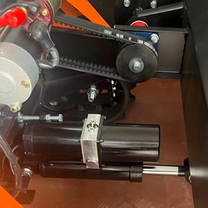 <span class=keywords><strong>Tondeuse</strong></span> à gazon sur chenilles télécommandée diesel CE 12HP DT1000A 1000mm, coupe-herbe, débroussailleuse, machine de défrichage tout-terrain - Product Image 4