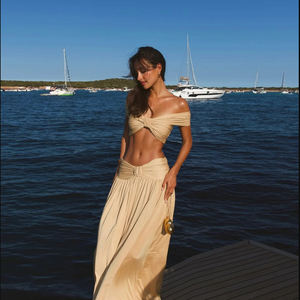 Bekleidungs hersteller Off Shoulder Fitted Tops Rüschen Maxi Langer Rock 2-teilige Damen-Sets - Product Image 2