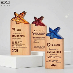 รางวัลรูปดาวไม้และอะคริลิก EZD แบบกำหนดเองได้ พร้อมสลักข้อความ ตกแต่งโต๊ะทำงาน สำหรับของขวัญต้อนรับและงานแสดงสินค้า - Product Image 4