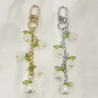 Porte-clés à pampilles en fausses perles motif fleur douce, pendentifs mignons pour sac, bijoux faits main délicats pour cadeau