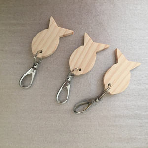علامات خشبية غير مكتملة قواطع الأسماك فارغة مفتاح العلامة سلسلة مفاتيح شرائح الخشب الطبيعي الحرف ديي الحلي ، النقش ديكور الزفاف - Product Image 4