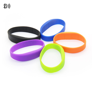 Pulsera Deportiva de Silicona con Logotipo Personalizado, Resistente al Agua, con <span class=keywords><strong>RFID</strong></span> y NFC, para Eventos y Festivales Promocionales - Product Image 1