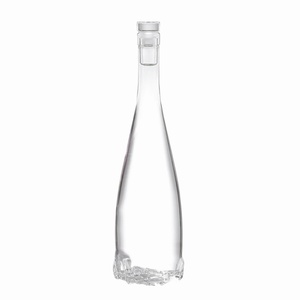 Bán Buôn 700Ml Sang Trọng Trong Suốt Rỗng Chai Thủy Tinh Sang Trọng Nút Chai Niêm Phong Cho <span class=keywords><strong>Vodka</strong></span> Gin Tinh Thần Trắng Cho Quần Áo Thương Hiệu - Product Image 1
