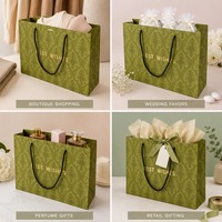 Sac cadeau en papier damassé olive personnalisé, motif floral vintage, avec poignées en corde noire, impression dorée