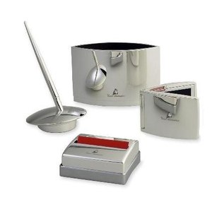 Set da Scrivania Ferruccio 4 Pezzi Accessori per Ufficio di Lusso in Metallo Design Elegante - Product Image 1