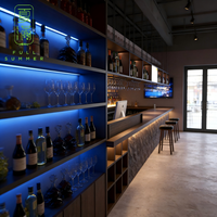 Comptoir de bar moderne en marbre courbé avec barre en fer et éclairage LED, comptoir d'accueil lumineux pour restaurant, hôtel, centre commercial, lieux commerciaux