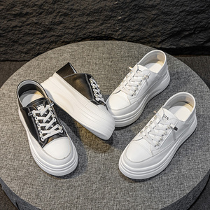 Baskets compensées blanches pour femme Printemps 2026, à enfiler, avec talon intégré, en cuir souple, légères et respirantes - Product Image 6