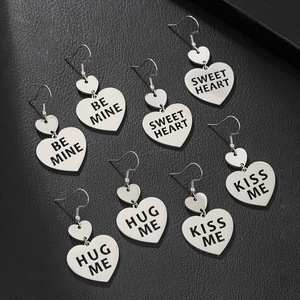 Pendientes de Acero Inoxidable en Forma de Corazón con Letras en Inglés Be Mine Sweetheart Kiss Me Hug Me, Regalo de San Valentín - Product Image 1