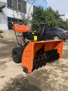 Soplador de Nieve de Gasolina Seguro y de Alta Eficiencia con Doble Neumático, Máquina Quitanieves para Carreteras y Estacionamientos - Product Image 1