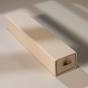 Caja de regalo rígida negra de lujo con logo en lámina dorada y forro de esponja para embalaje de cosméticos, diseño OEM personalizado - Product Image 1