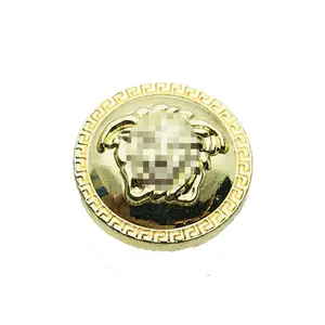 Di alta qualità in lega di zinco logo personalizzato in rilievo placcatura in oro metallo jeans button tack