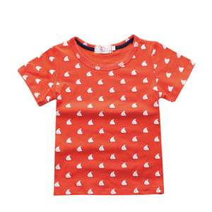 Ensemble de vêtements pour bébé garçon Summer Boutique : trois t-shirts et un jean - Product Image 3