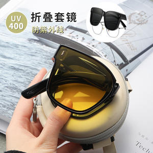 Nouvelles lunettes de soleil pliables pour femmes, monture noire en PC, verres polarisés UV400, pour la conduite, avec étui de protection - Product Image 4