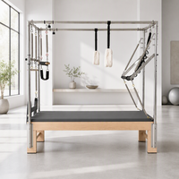 Table trapèze Cadillac en bois d'érable gris anthracite, avec pieds séparables et plateau plat antidérapant pour studios commerciaux modernes