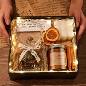 Bougies pour diffuseur de roseaux d'huile essentielle de cire de soja de parfum personnalisé parfumées avec une jolie boîte cadeau individuelle