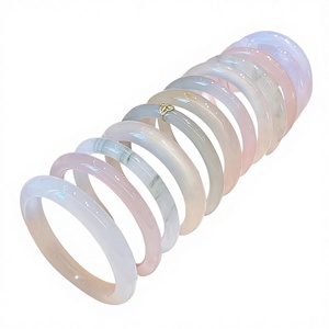 Bracelet fin et élégant pour femme en chalcédoine de verre transparent effet glace 10MM, idéal pour mariage ou comme cadeau - Product Image 4