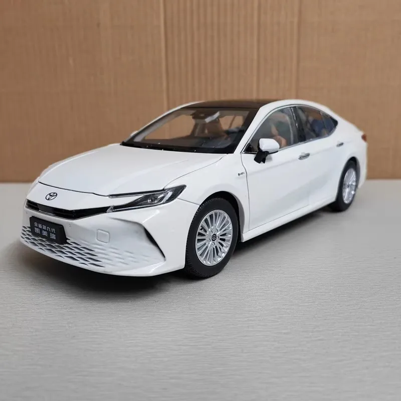 2024-07 9th CAMRY 2024 1:18 Simulation Resin Car Model