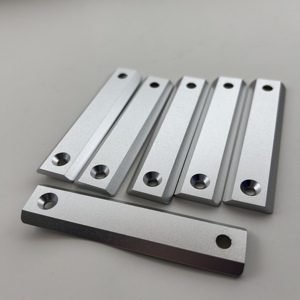 Pièces en alliage d'aluminium usinées avec précision sur commande numérique (CNC) - Pièces d'usinage par fraisage CNC - Product Image 1