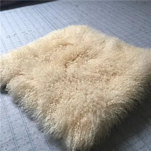 White Super Long Hair curly Goat Hair Fur plate