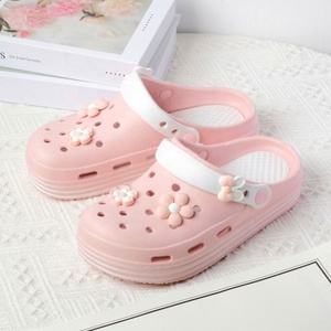 Sabots décorés de fleurs blanches pour femmes, été, bout ouvert, semelle EVA, respirants - Product Image 2