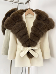 Nuevo Abrigo de Invierno de Lana con Piel de Zorro para Mujer, Abrigo Cálido y Moderno con Ribete de Lana y Piel de Zorro - Product Image 4
