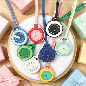 Prix de gros Montre de luxe personnalisée de créateur, pendentif montre à quartz multicolore tendance avec bracelet en cuir pour cadeau - Product Image 1