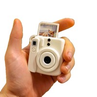 Porte-clés en plastique imprimé en 3D, mini appareil photo numérique, style anime, produit phare, pouvant contenir de petites photos