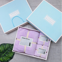 Ensemble de trois serviettes de bain imprimées 100 % coton, motif vintage mini, coffret cadeau, design boutique textile pour mariage