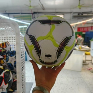 Balón de Fútbol Profesional de Alta Calidad para Partidos de Liga, Personalizable, Sin Costuras, Talla 5, para Uso en Interiores/Exteriores - Product Image 1
