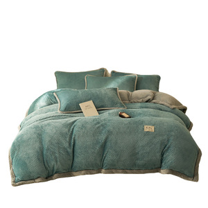 Juego de Ropa de Cama de Franela de Terciopelo Lácteo Engrosado, Funda de Edredón y Juego de Sábanas de Felpa de Piña Cálida de Invierno para Clima Frío - Product Image 1
