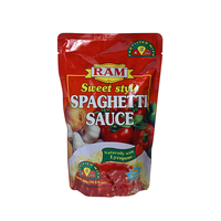 Équipement de remplissage, de formage et de scellage (HFFS) pour sachets à bec verseur de ketchup, mayonnaise et sauces, pour l'emballage horizontal de rouleaux de film.