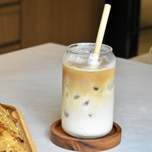 แผ่นรองแก้วไม้สักแท้ 100% เหมาะสำหรับใช้ในบ้าน ห้องครัว ร้านกาแฟ และร้านอาหาร ให้ความสง่างามอย่างเป็นธรรมชาติและเสน่ห์แบบชนบท - Product Image 2