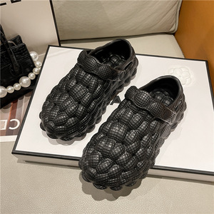 Sandalias de Verano Unisex al por Mayor, Zuecos de Burbuja, Diseño Novedoso, Suela Gruesa, Cómodas y Antideslizantes para Primavera - Product Image 6