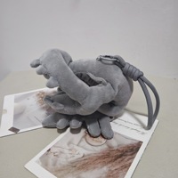 Porte-clés en peluche squelette de dinosaure gris en gros, pendentif amusant en forme d'os, breloque de sac, décoration de sac à dos, cadeau pour adolescents
