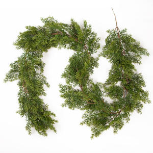 6フィートのリアルタッチシダー＆サイプレスクリスマスガーランド、屋外用季節装飾、冬の家の装飾に最適、本物の松のガーランド - Product Image 2