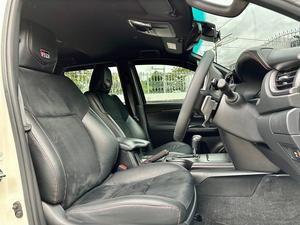 Toyota Fortuner 2020 de 7 Plazas, SUV Usado, Volante a la Derecha/Izquierda, Entrega Rápida Disponible para la Venta - Product Image 3