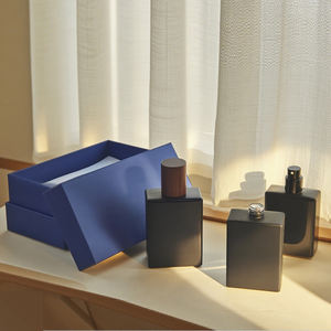 Factory Direct Bouteille en verre à épaulement plat noir <span class=keywords><strong>de</strong></span> 30ml pour parfum, <span class=keywords><strong>eau</strong></span> <span class=keywords><strong>de</strong></span> Cologne, huile essentielle ou <span class=keywords><strong>eau</strong></span> <span class=keywords><strong>de</strong></span> <span class=keywords><strong>toilette</strong></span> avec bouchon en <span class=keywords><strong>bois</strong></span> - Product Image 6