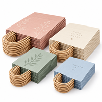 Sac en papier kraft personnalisé ECO avec poignée en corde torsadée, tailles assorties pour l'emballage de cadeaux, vente en gros