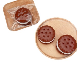 Jouet Squishy Anti-Stress en Forme de Biscuit Sandwich au Chocolat de Simulation en Gros pour Cadeau Promotionnel - Product Image 1