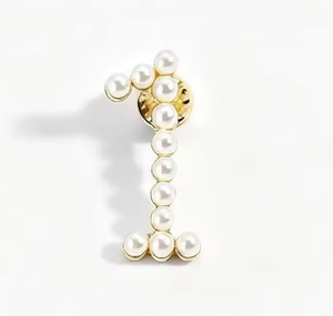 Spilla con Perle Placcata Oro, Numero Misto da 0 a 9, Gioiello Regalo per Confraternite e Sorellanze - Product Image 6