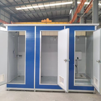 Salle de douche de chantier extérieure siamoise personnalisée toilettes mobiles portables en HDPE jointes remorque de toilette à panneau sandwich