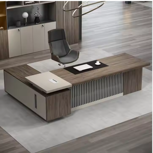 Bureau et chaise de direction modernes haut de gamme en bois avec grille décorative sur le bureau, idéaux pour les bureaux de direction d'entreprise - Product Image 2