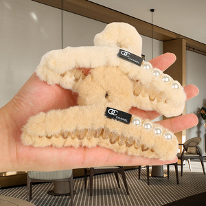 Plush Hair <b>Clip</b> 12 Cm Gripper Daily Use Women Hair Accessory Fluffy Headdress <b>Spring</b> 2024 - Product Image 2