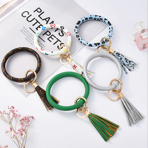 Nhà Máy Thiết Kế Lớn Keychain Vòng Đeo Tay Với Tua Vòng Tròn Da Vòng Đeo Tay Vòng Chìa Khóa Cho Phụ Nữ Bangle Móc Chìa Khóa Chủ Cho Cô Gái - Product Image 5