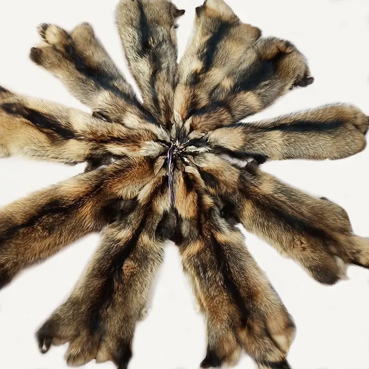 High Quality Dressed Natural Color Real Fur Pelts Chinese Raccoon Fur Hides Skins