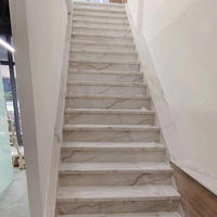 Marches d'escalier en marbre naturel personnalisées - Design moderne pour hôtels et villas, escaliers en spirale, garantie durable de 3 ans