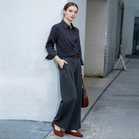 Pantalon large à taille haute gris foncé pour femme, rayé, plissé devant, avec ceinture, pour le bureau ou décontracté