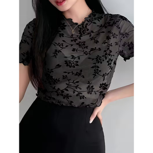 Camiseta Casual Ajustada de Poliéster con Estampado de Mariposas, Transparente, de Malla de Terciopelo, con Aberturas, Estilo Sexy y Atrevido - Product Image 4