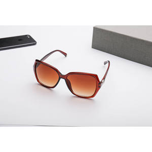 แว่นกันแดดผู้หญิงโคคา-โคล่า เลนส์พีซี UV400 แฟชั่นลายเสือดาว สีเบอร์กันดี ป้องกันแสงแดด ขี่จักรยาน ขับรถ - Product Image 5